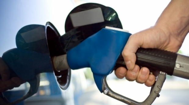 Preţurile plafon la carburanţi pentru următoarele două săptămâni: 16,2 lei - benzină, 13,8 lei - motorină, 7,2 lei - gaz lichefiat