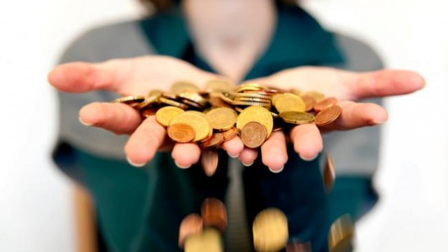 Două sectoare în care salariul mediu a depăşit 11 mii de lei în aprilie