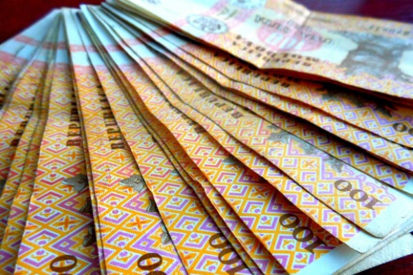 Salariul mediu lunar pe economie, prognozat pentru anul 2020