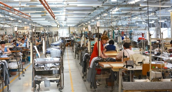 Salarii la limita subzistenţei în industria de confecţii