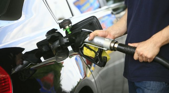 Motorina se scumpeşte. ANRE a stabilit preţuri noi