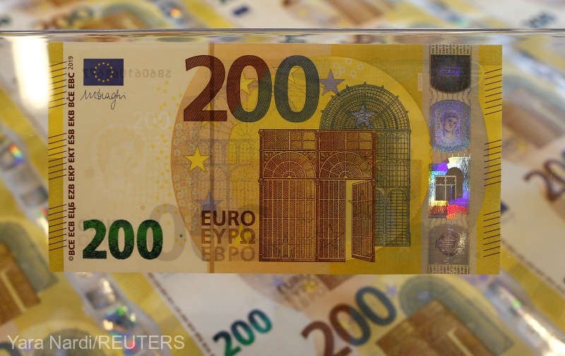 BCE pune în circulaţie noile bancnote de 100 şi 200 de euro