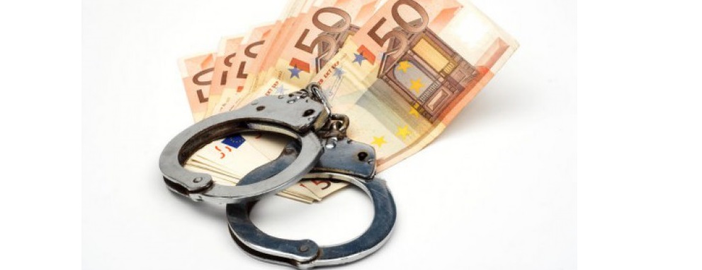 Lichidatoarea unei firme, denunțată la CNA de către un cetățean italian și reținută în flagrant delict pentru trafic de influență