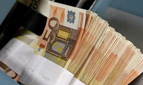 În luna iulie cinci din 11 bănci au reuşit să majoreze portofoliul de depozite