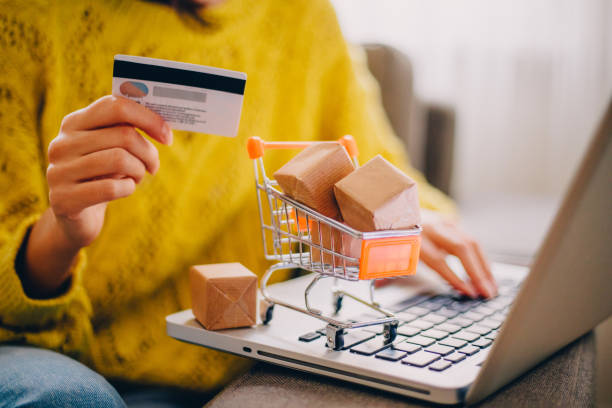 Comercianții online ar putea aplica regimul fiscal al activității independente