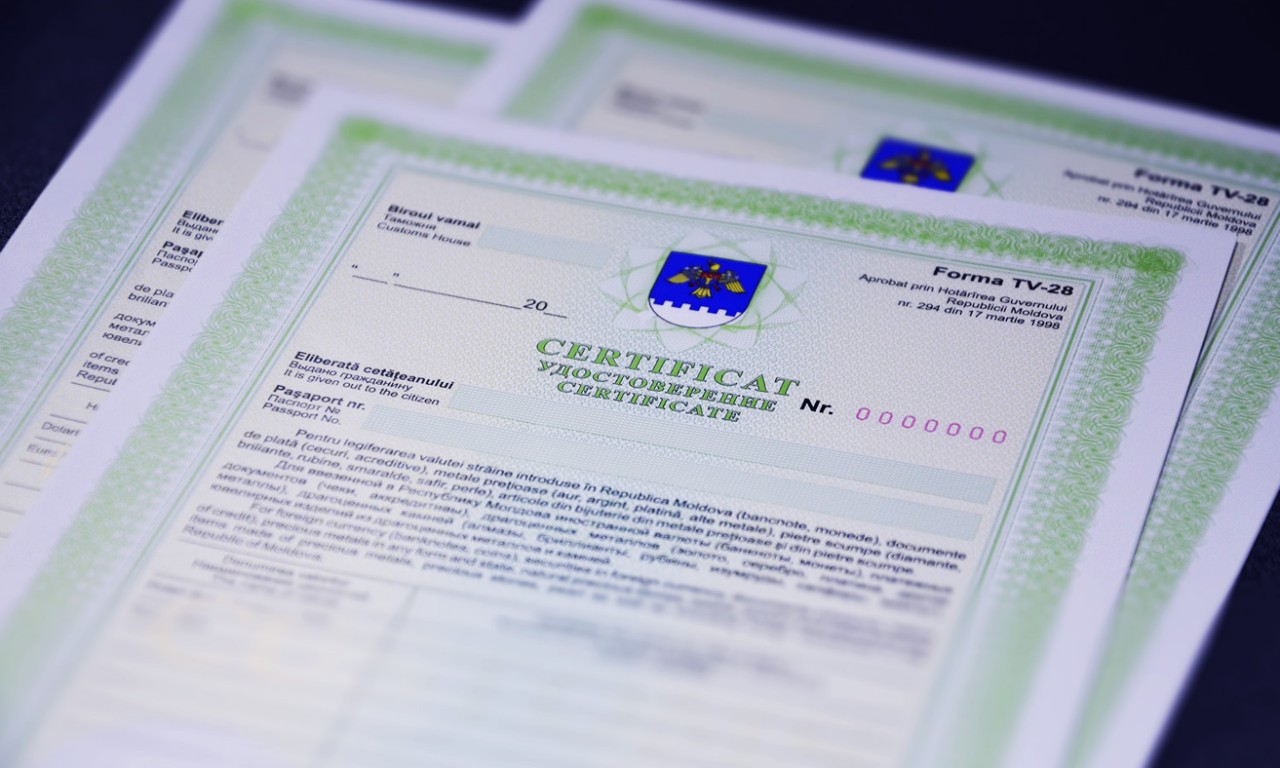 Introducerea și scoaterea valutei. Ce sume trebuie declarate la vamă