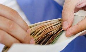 Eforturi de minimizare a practicii de achitare a salariilor „în plic” și a muncii „la negru”