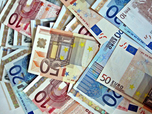 Germania vrea să interzică plăţile în numerar de peste 5.000 de euro