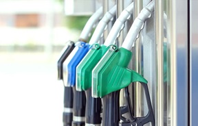 ANRE a redus preţurile plafon pentru benzină şi motorină pentru următoarele două săptămâni