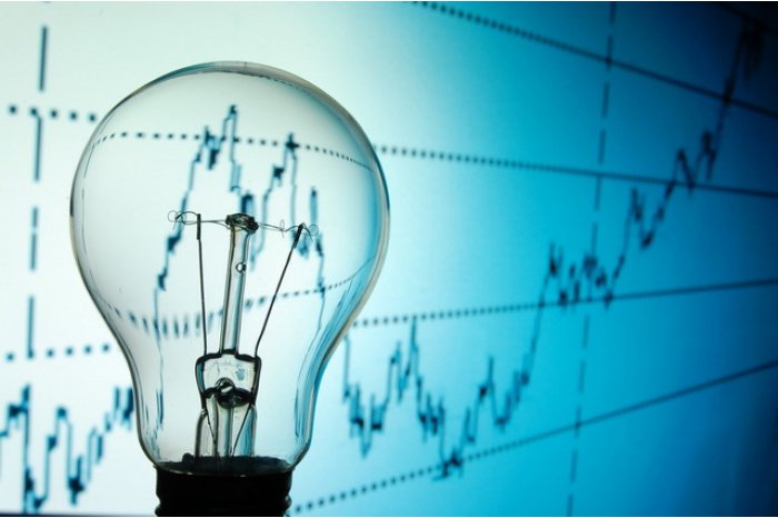 Tarifele la energia electrică furnizată consumatorilor finali au fost reduse în medie cu 10 la sută