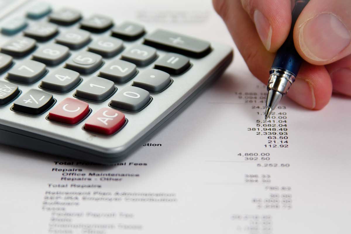 Salariul mediu lunar pe economie, prognozat pentru anul 2019, ar putea fi de 6.975 de lei