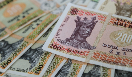 Moldovenii înstăriţi ar putea plăti o taxă suplimentară pentru proprietate