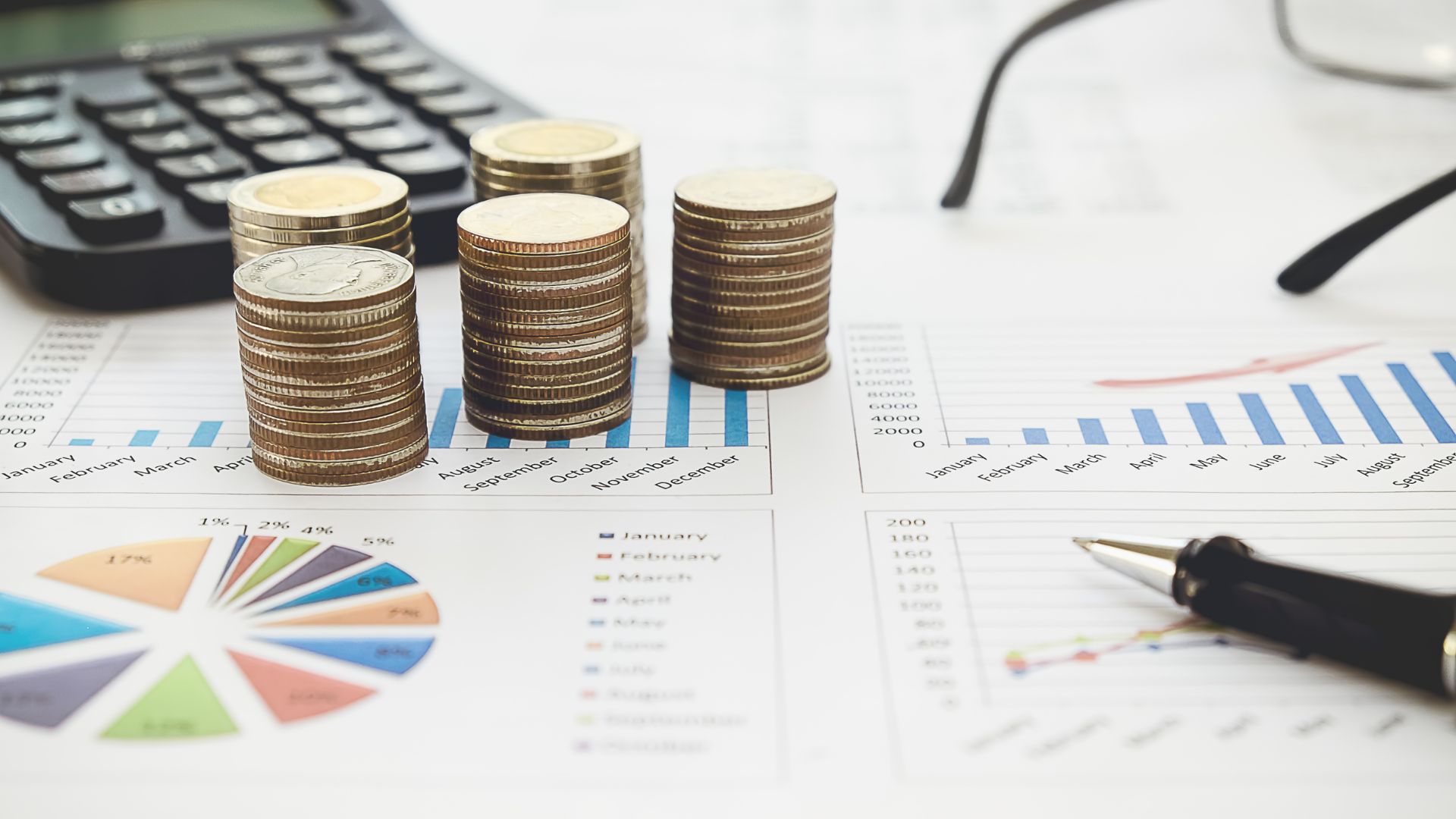 Cifra de afaceri în comerţ şi servicii în primul semestru