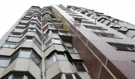 Moldovenii vor fi forţaţi să-şi vândă apartamentele dacă nu vor contribui la Fondul de reparaţie a blocului în care locuiesc