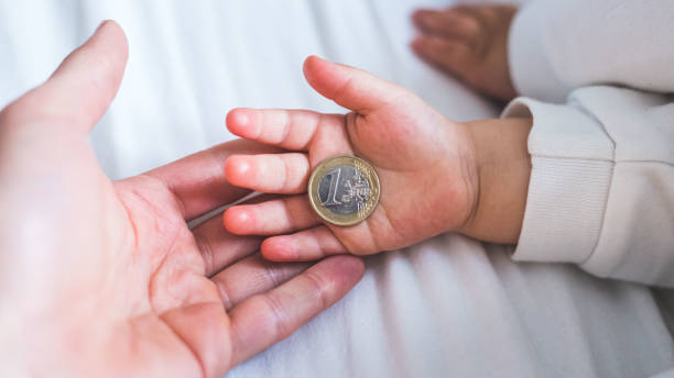 Cuantumul indemnizației la naștere va fi ajustat în 2026