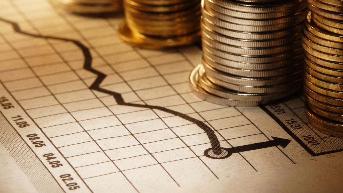 Investiţiile în active materiale pe termen lung scad cu 22%, în primele trei luni din 2016