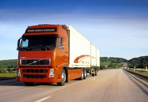 Ungaria restricţionează traficul şi tranzitarea camioanelor de mare tonaj